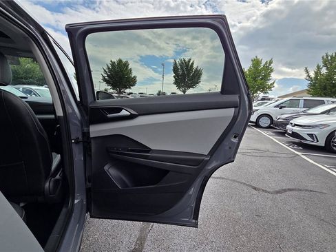 Certified 2023 Volkswagen Taos SEL AWD/4WD image 35