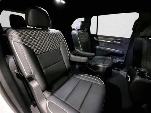 Used 2025 GMC Acadia Denali w/ Super Cruise Package FWD image 29