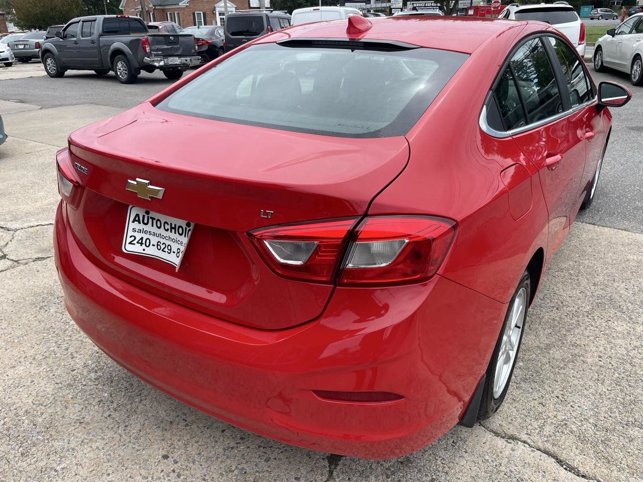 Used 2018 Chevrolet Cruze LT FWD image 17
