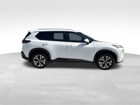 Used 2021 Nissan Rogue SV w/ Premium Package image 9