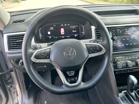 Used 2022 Volkswagen Atlas SEL Premium image 14