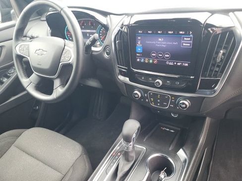 Used 2023 Chevrolet Traverse LT w/ Rear Camera Mirror Package AWD/4WD image 9