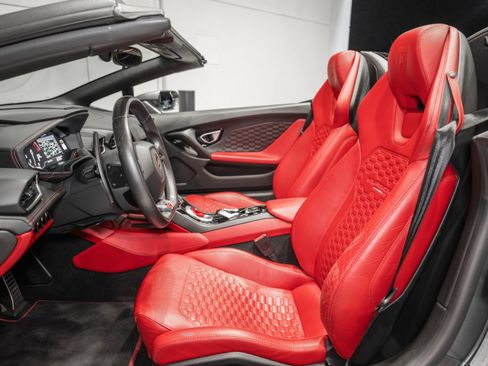 Used 2016 Lamborghini Huracan LP 610-4 image 2