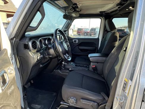 Used 2022 Jeep Gladiator Sport image 14