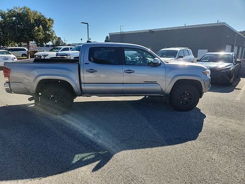 Certified 2019 Toyota Tacoma SR5 image 6