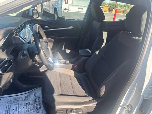 Used 2023 Chevrolet Bolt EUV LT w/ Comfort Package FWD image 16