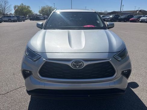 Used 2023 Toyota Highlander XLE image 8