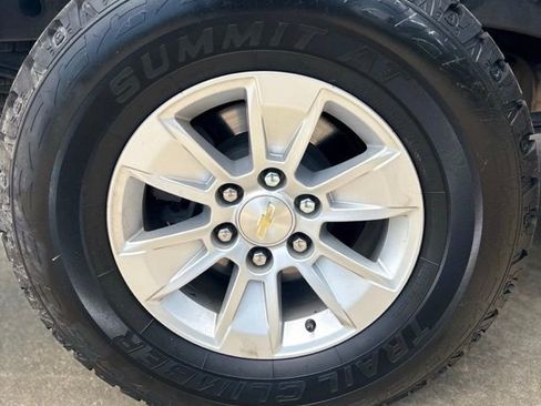 Used 2021 Chevrolet Silverado 1500 LT AWD/4WD image 11