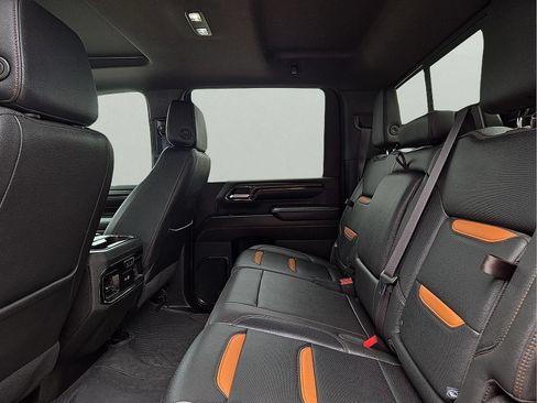 Used 2024 GMC Sierra 3500 AT4 w/ AT4 Premium Plus Package AWD/4WD image 10
