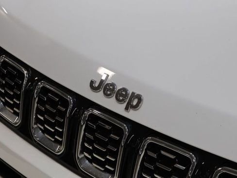Used 2025 Jeep Compass Limited AWD/4WD image 12