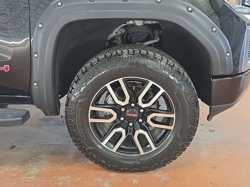 Used 2020 GMC Sierra 1500 AT4 w/ AT4 Premium Package AWD/4WD image 8