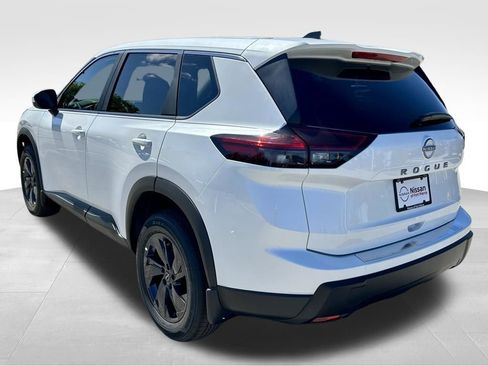New 2026 Nissan Rogue SV FWD image 8