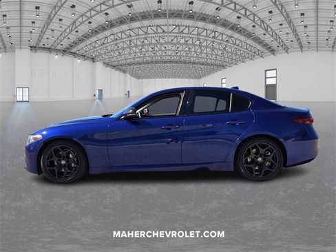 Used 2021 Alfa Romeo Giulia Sprint w/ Nero Edizione image 4