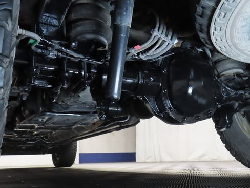 Used 2024 Ford F250 Platinum w/ FX4 Off-Road Package image 9