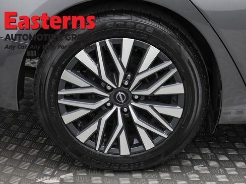 Used 2024 Nissan Altima 2.5 SV image 30