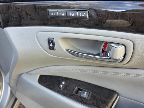 Used 2012 Lexus LS 460 image 37