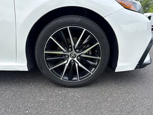 Used 2023 Toyota Camry SE w/ Cold Weather Package AWD/4WD image 11