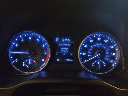 Used 2020 Hyundai Elantra SE image 23