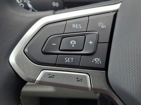 Used 2022 Volkswagen Tiguan SE AWD/4WD image 21