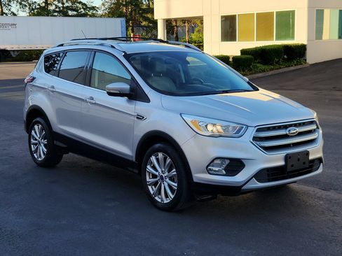 Used 2017 Ford Escape Titanium AWD/4WD image 5