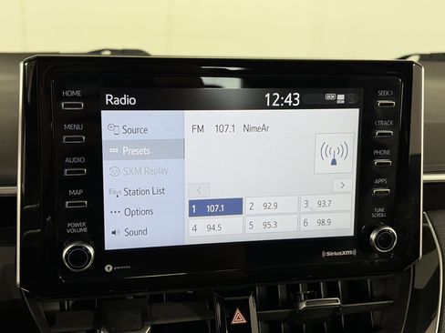 Used 2021 Toyota Corolla SE FWD image 18