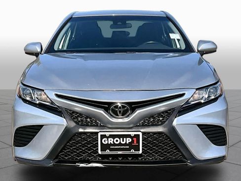 Used 2020 Toyota Camry SE FWD image 4