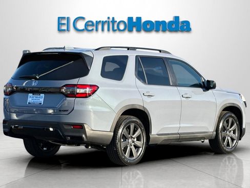 New 2026 Honda Pilot Sport image 3