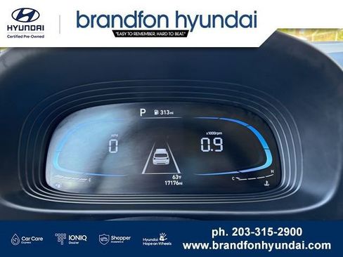 Certified 2023 Hyundai Venue SEL FWD image 17