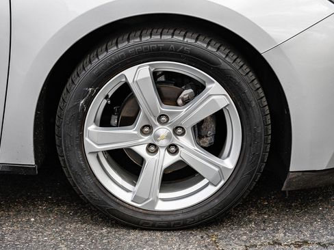 Used 2017 Chevrolet Volt LT w/ Comfort Package image 9