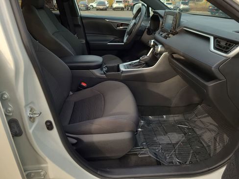 Used 2022 Toyota RAV4 SE image 22