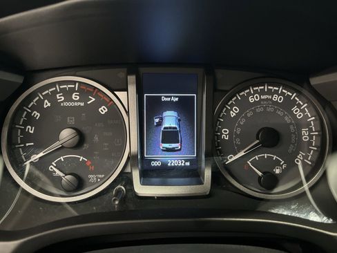 Used 2023 Toyota Tacoma TRD Sport image 14