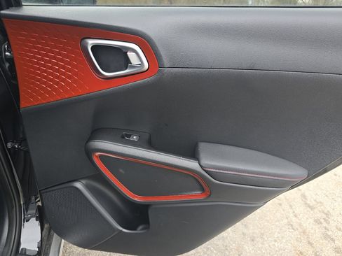 Used 2025 Kia Soul GT-Line image 22