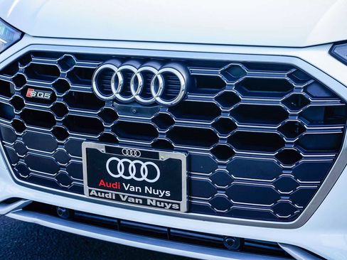 Used 2023 Audi SQ5 Premium Plus w/ Premium Plus Package image 8