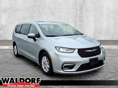 Used 2023 Chrysler Pacifica Touring-L