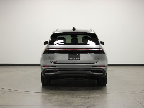 Used 2024 Lincoln Nautilus Reserve w/ Equipment Group 202A image 7