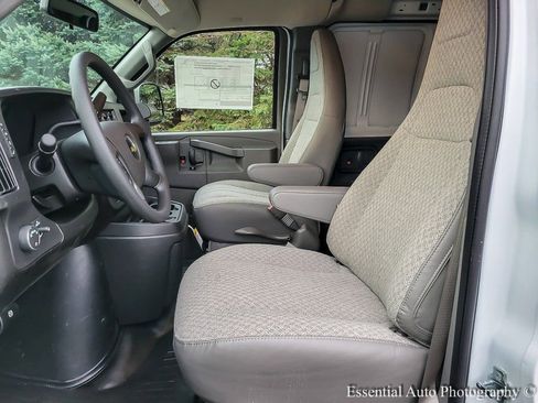 New 2025 Chevrolet Express 3500 Extended w/ Driver Convenience Package image 8