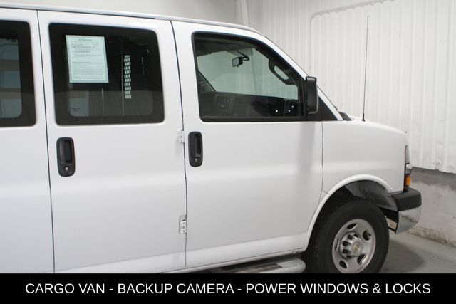 Used 2024 Chevrolet Express 2500 w/ Driver Convenience Package RWD image 33