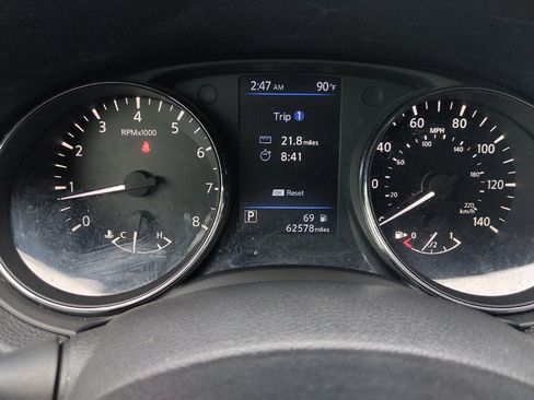 Used 2020 Nissan Rogue S w/ Special Edition Package FWD image 23