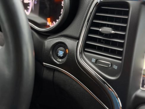 Used 2018 Jeep Grand Cherokee Limited RWD image 34