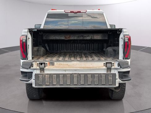 Used 2024 GMC Sierra 2500 AT4 w/ Technology Package AWD/4WD image 9