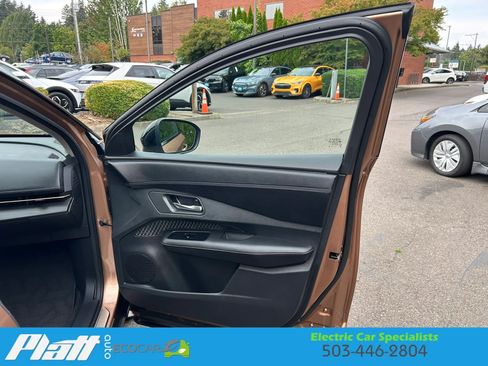 Used 2023 Nissan Ariya FWD image 39