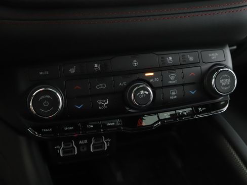 Used 2026 Dodge Durango GT w/ Tow 'N Go Package AWD/4WD image 16