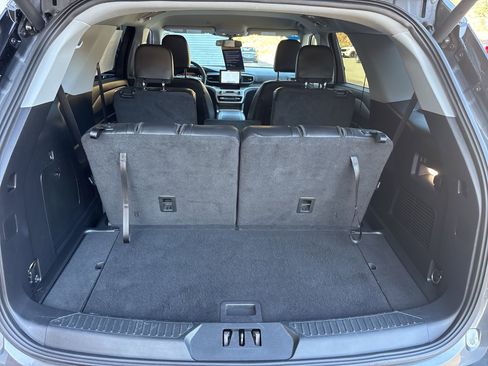 Certified 2022 Ford Explorer XLT w/ Equipment Group 202A image 46