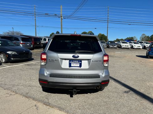 Used 2018 Subaru Forester 2.5i Premium w/ All-Weather Package image 10