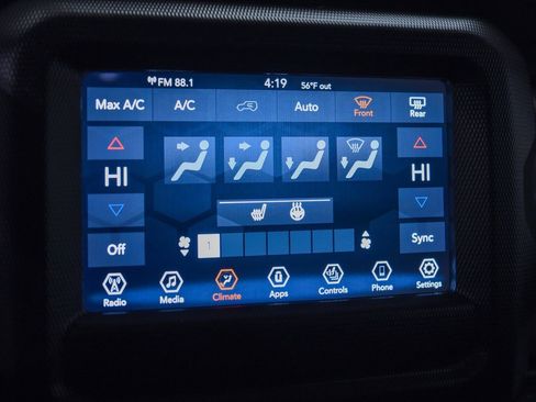 Used 2018 Jeep Wrangler Unlimited Sahara AWD/4WD image 22