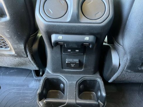 Used 2022 Jeep Gladiator Rubicon w/ LED Lighting Group image 39