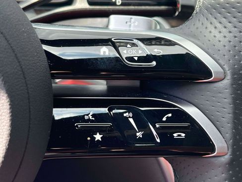 Used 2025 Mercedes-Benz C 300 4MATIC Sedan image 17