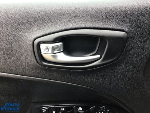 Used 2020 Jeep Compass Latitude w/ Popular Equipment Group image 26