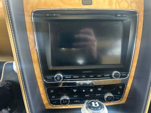 Used 2015 Bentley Flying Spur V8 image 22