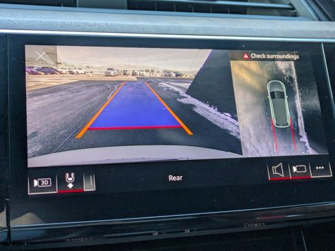 Certified 2023 Audi e-tron Premium Plus w/ Premium Plus Package image 18